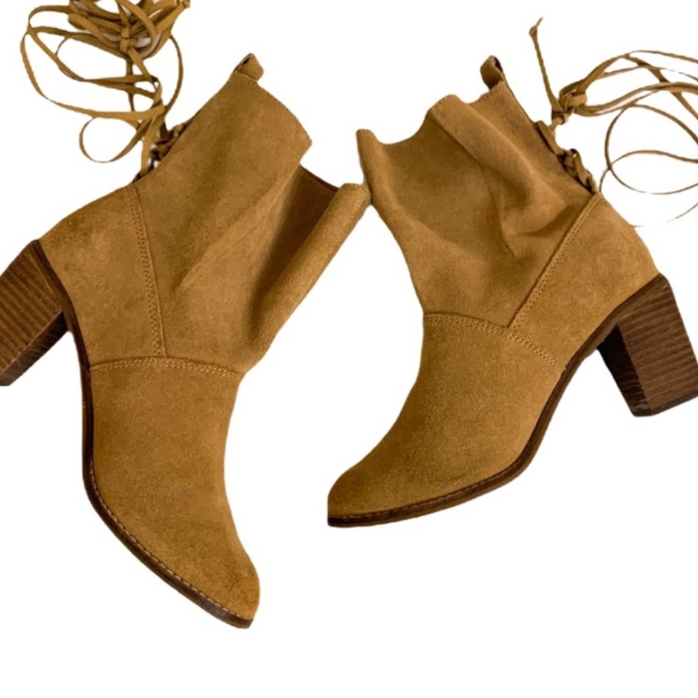 Toms Mila Toffee Wrap Laces Suede stacked Block 3” Heel Boots 10 Pristine $98 - Picture 4 of 14